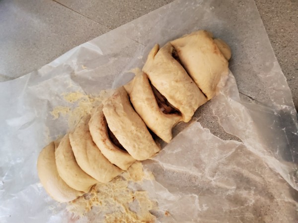 rolled the dough and cut it into 8 pieces