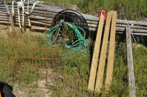 (9-3) poles and concrete wire for passion fruit.png