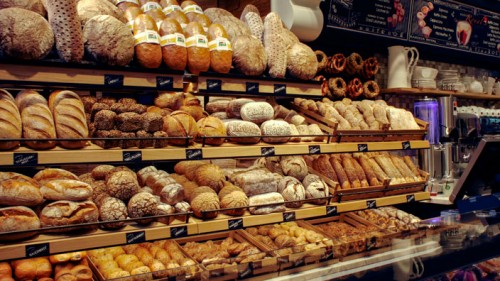 I wish I could go here and buy bread.  Wish I knew how to make all these breads.