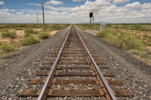 Railroad-tracks.jpg